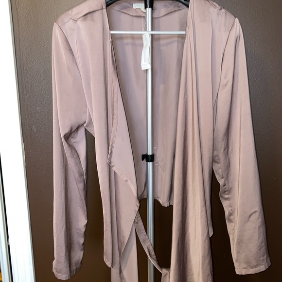 Silky blouse NWT - Picture 3 of 3